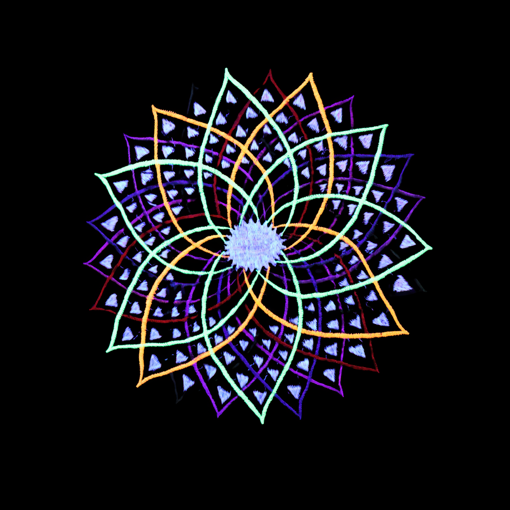 UV-T-Shirt „Fractal Spiral“ – Seitenansicht