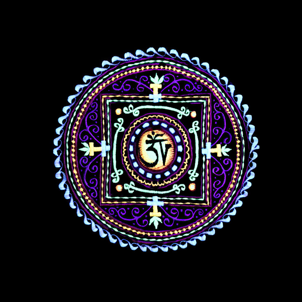 UV-T-Shirt „Mandala Om“ – unter Schwarzlicht