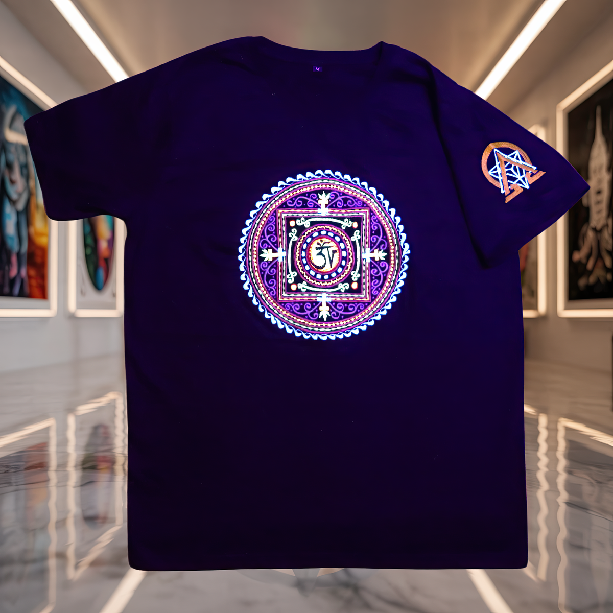 UV-T-Shirt „Mandala Om“ – Detail
