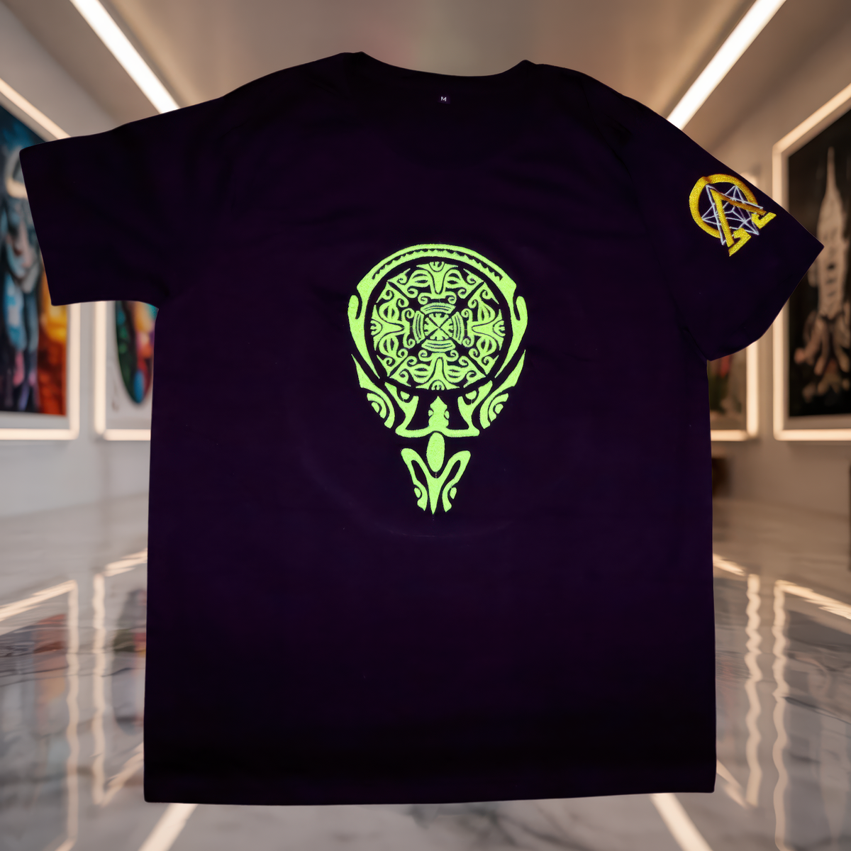 UV-T-Shirt „Mystic Totem“ – Schwarz Vorderseite